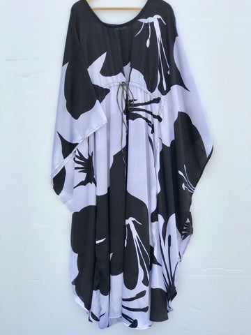 Kaftan - Flower Design -Black and White - Front String tie - Satin - Medium - TARU Clothing