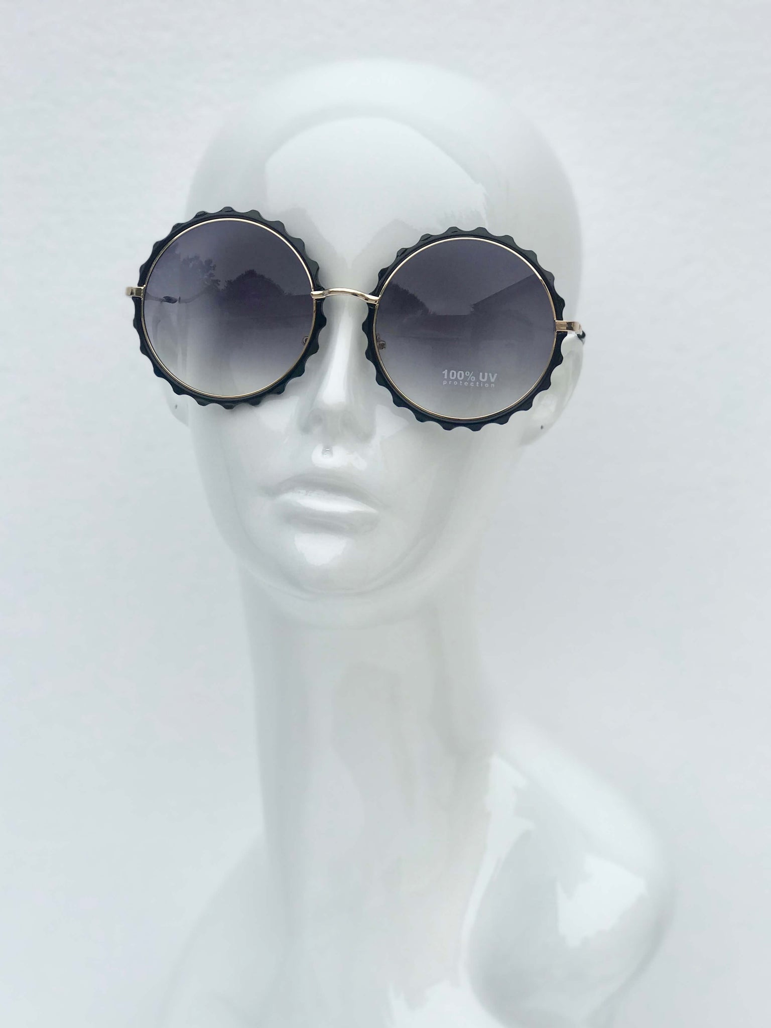 Round Sunglasses - Black